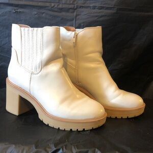Chunky 3” heeled ankle boots size 8 great condition Eco friendly Vegan side zip